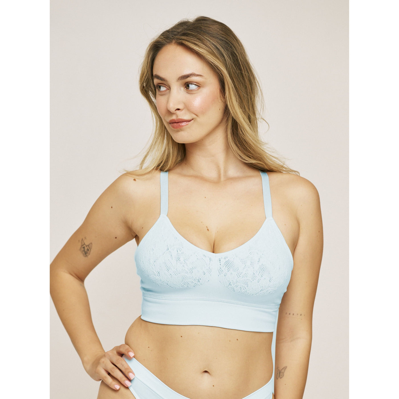 The Mid V Lined Wirefree Bra